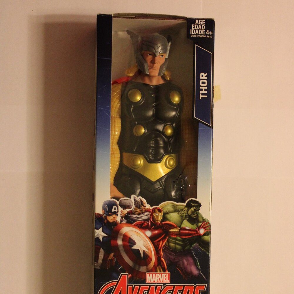 Hasboro Titan Hero Series Marvel Avengers - Thor Action Figure